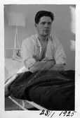 Värnpliktig i sjuksäng på Svea Trängkår, Älvtomtagatan, 1924