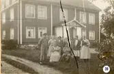 Familj vid Södra gården i Lia i Frövi, 1920-tal