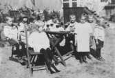 Födelsedagskalas vid trädgårdsmästarbostaden, ca 1920