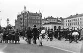 Parad på Våghustorget, ca 1905