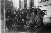 Skolklass vid Fernanderska flickskolan i Örebro, 1930-tal