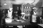 Korvtillverkning på arbetshuset, 1920-tal