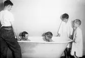 Badande pojkar, 1920-tal