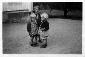 Barn på grusplan, 1950-tal