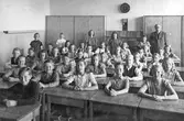 Klass 4Aa på Holmens skola, Brogatan 56-58, 1944-1945