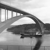 Fartyget Nereus vid Sandöbron

