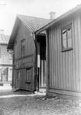 Från Stora Kyrkogatan (försvann när kv. Klockaren gjordes om 1924) mot Storgatan.