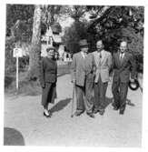 Röda Kors-utflykt till okänd ort 1950-tal. Från vänster: 1. Ingrid 
