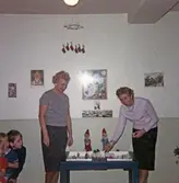 Dagisfröken tänder adventsljusstaken, 1960-tal