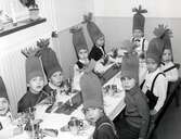 Barn på julfest, 1965