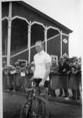 Cyklist på Eyravallen, 1930-tal