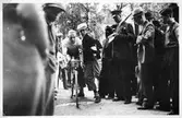 Cyklist bland publik, 1930-tal