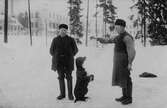 Nattvakt med hund vid Hålahults Sanatorium, 1915