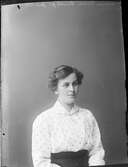 Esther Karlsson från Vamsta, Valö socken, Uppland 1916