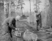 Fiskare med fångst, 1940-tal