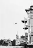 Simhopp från Kallbadhuset högsta nivå, ca 1905
