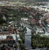 Flygfoto över Örebro mot öster, 1995