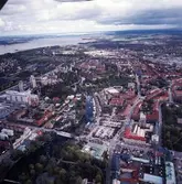 Flygfoto över Örebro mot öster, 1995