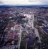 Flygfoto över Örebro från öster, 1995