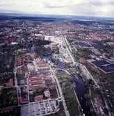 Flygfoto över Örebro från öster, 1995
