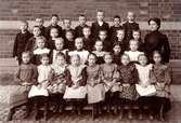 Skolklass på Trädgårdsgatans småskola, ca 1906