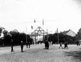 Vy över Lilla och Stora Torget under Alingsås 300-års Jubileum.