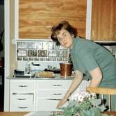 Signild Dahl i köket, 1968
