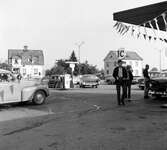 Ungdomar vid bensinstationen IC på Norr, 1960-tal
