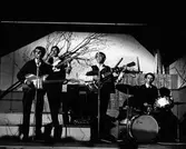 Cyclones spelar i Grottan  i Hallsberg, 1963-1964