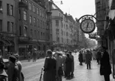 Väntan på 1:a maj demonstration, 1950-tal