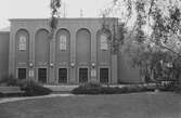 Konserthusets fasad med entréerna, 1958