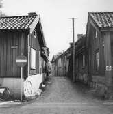 Näbbgränd från Kyrkogårdsgatan, 1955