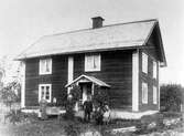 Familjen Lindqvist på Röhammars gård, Stora Mellösa, 1890-tal