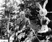 Sällsam sagovärld på vägen mellan Åsarp och Vartofta.