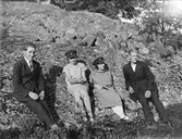 Sittandes på en klippa