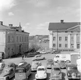 Torget med polishuset och residenset, landshövdingens bostad.