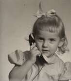 Flicka med telefon, 1950-tal