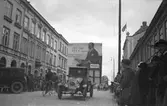 Första vagnen i örebroutställningens parad på Drottninggatan, 1928