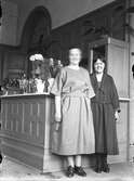Kvinnor på café, 1920-tal