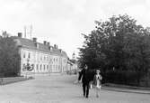 Storgatan, till vänster gamla lasarettet.