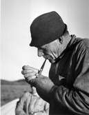 En pipa rök före hemfärden vid skötläggningen 1949. Leonard Lundgren
