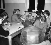 Julpyssel i NTO-lokalen.