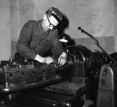 Arbete i verkstaden på Forsviks bruk.