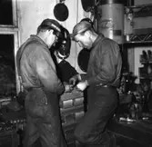 Arbete i verkstaden på Forsviks bruk.