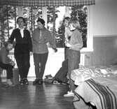 I sovrummet på Hästnäs Barnkoloni, februari 1957