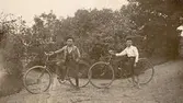 Pojkar med cyklar, cirka 1915