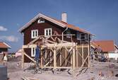 Byggnation av förråd i Ladugårdsängen, 1991