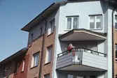 Balkong på flerbostadshus i Ladugårdsängen, 1992