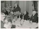 Ordförande Karl Persson talar vid styrelsemiddag på Örebro Trafik AB, 1960-tal