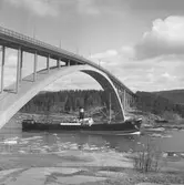 Fartyget Dagny vid Sandöbron

